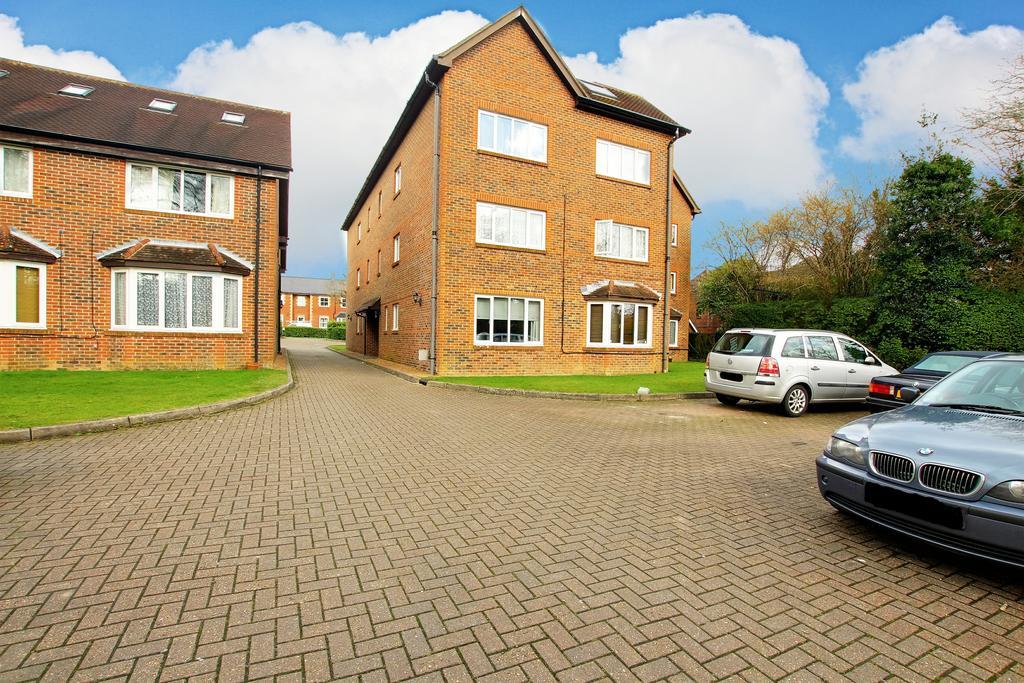 The Willows Crawley  Buitenkant foto